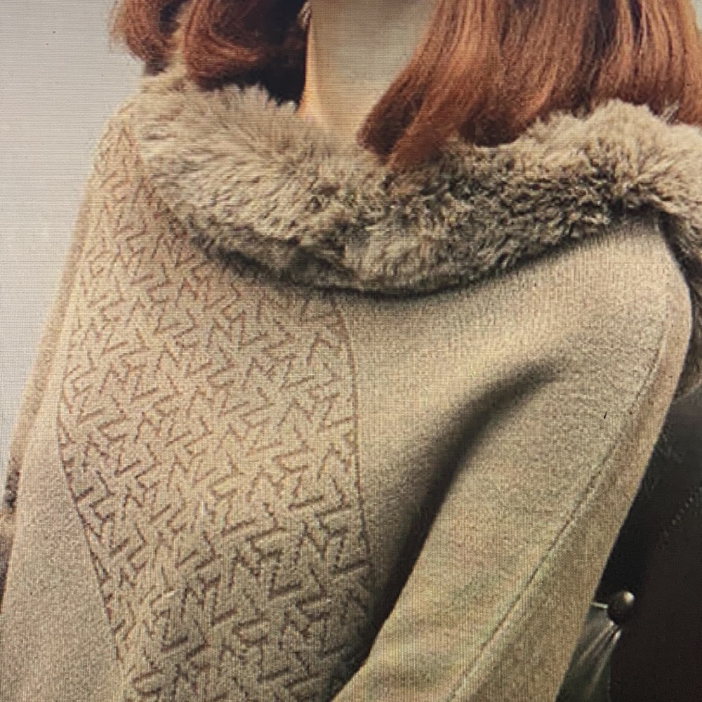 Pretty Poncho knitted cape faux fur - Picture 8 of 8